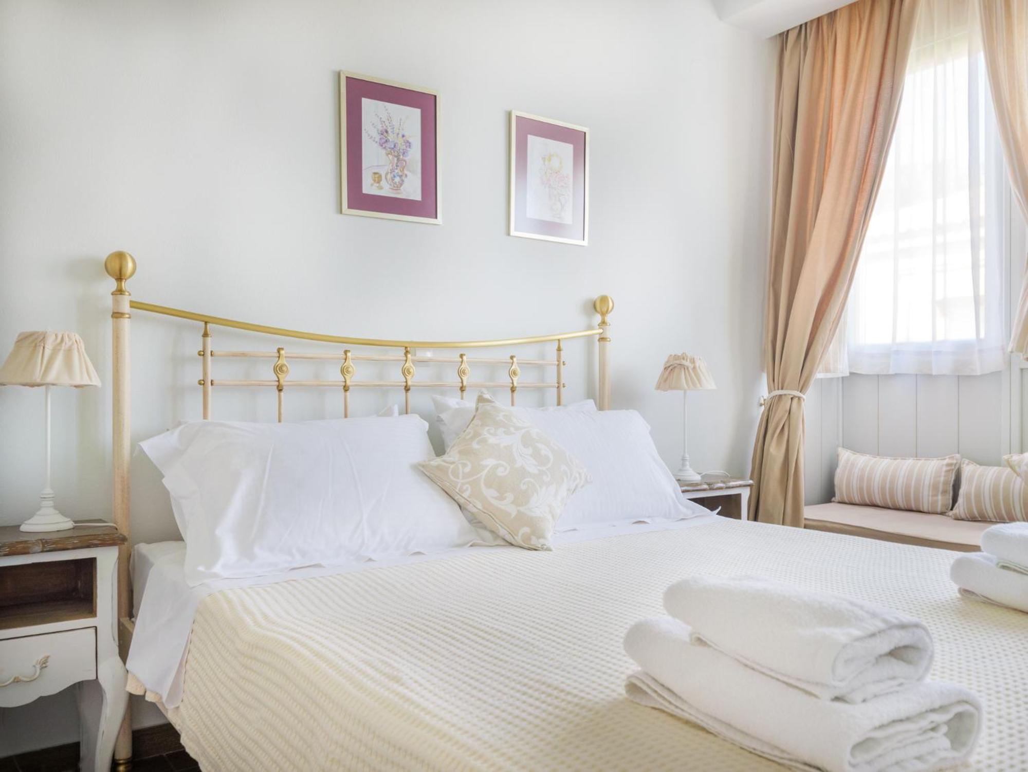 Heliades Maisonettes Mithimna Luaran gambar