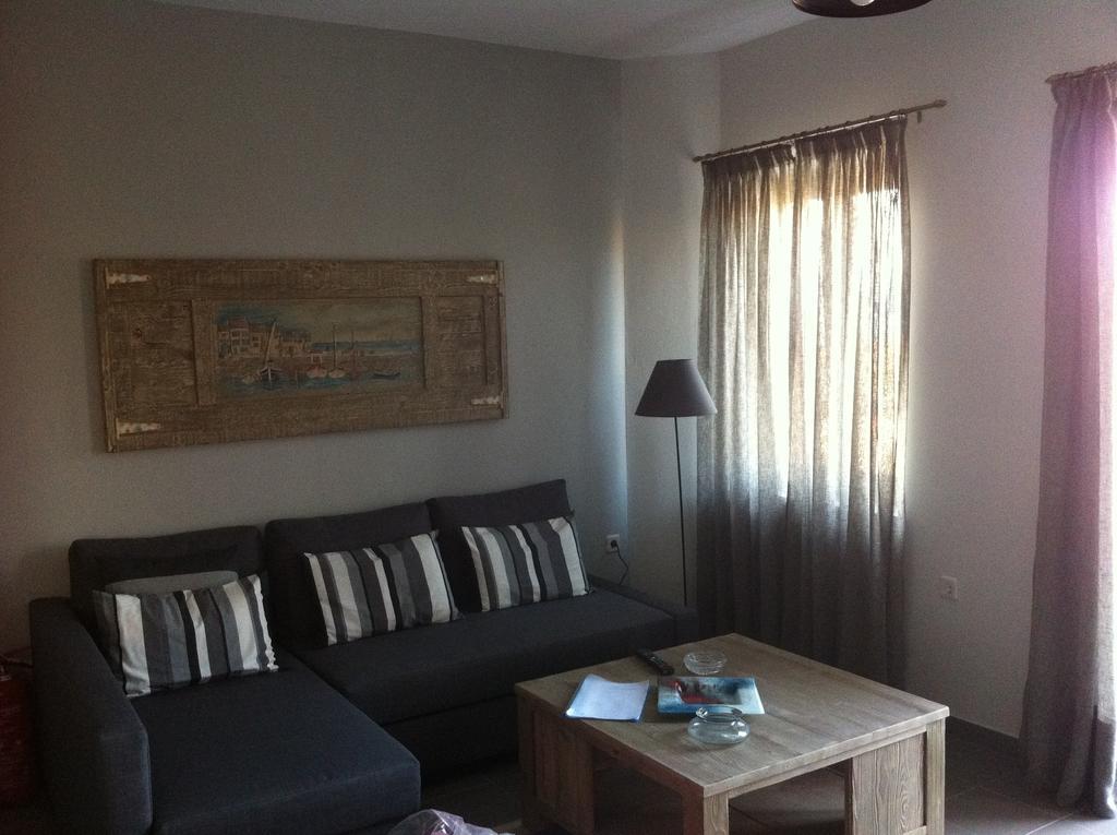 Heliades Maisonettes Mithimna Bilik gambar